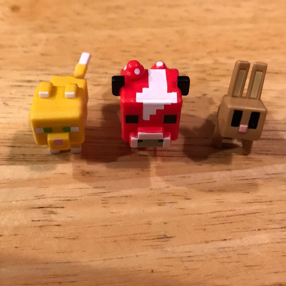 Minecraft mini figure chest series mooshroom toy